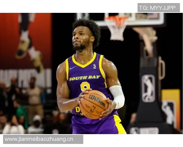 布朗尼坦言上场机会有限期待通过努力防守赢得更多信任与时间 布朗尼坦言上场机会有限期待通过努力防守赢得更多信任与时间