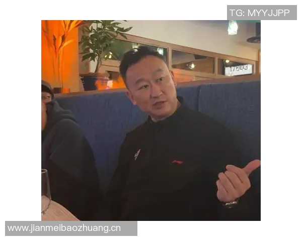 刘维伟自带剪刀为杨瀚森打造30美元理发馆的独特体验 刘维伟自带剪刀为杨瀚森打造30美元理发馆的独特体验