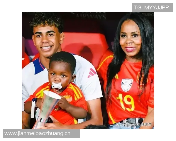 亚马尔母亲合照需先付800欧友人称其谦逊不喜张扬 亚马尔母亲合照需先付800欧友人称其谦逊不喜张扬