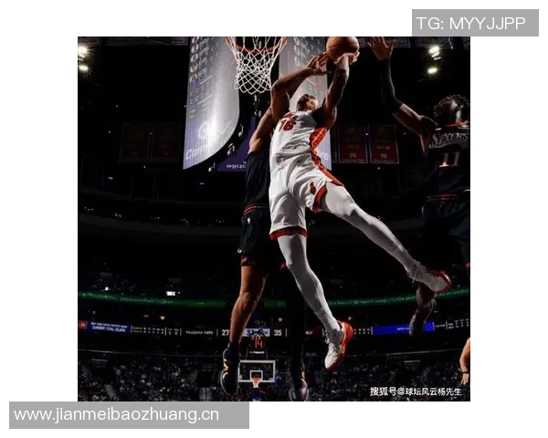 鲍威尔上半场表现稳定6投3中三分球命中率高达66贡献11分2篮板3助攻