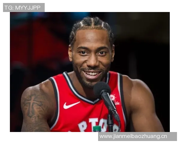 快船训练氛围轻松愉快全员笑容满面小卡频频亮相