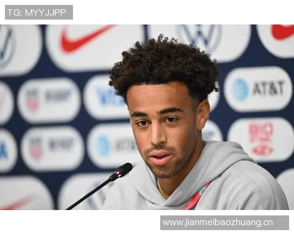 泰勒亚当斯称赞普利西奇为世界级球员需给予更多自由度以发挥潜力