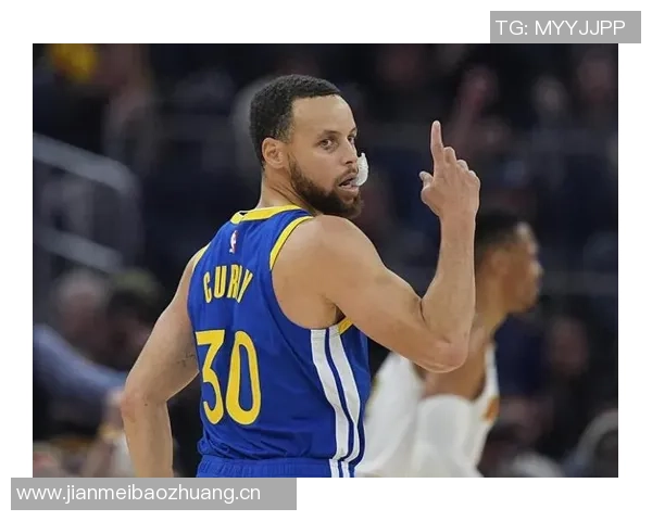 库里表现起伏不定末节失误致球队失利27分6板4助难掩遗憾