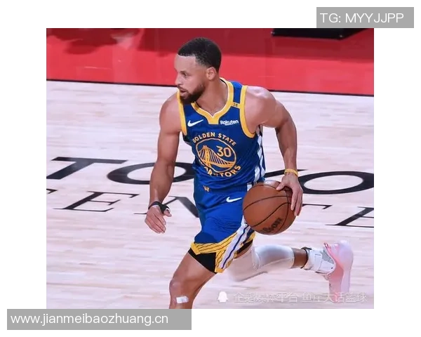 勇士开局强势发力巴特勒拼劲扑抢助攻库里三分轰炸老鹰